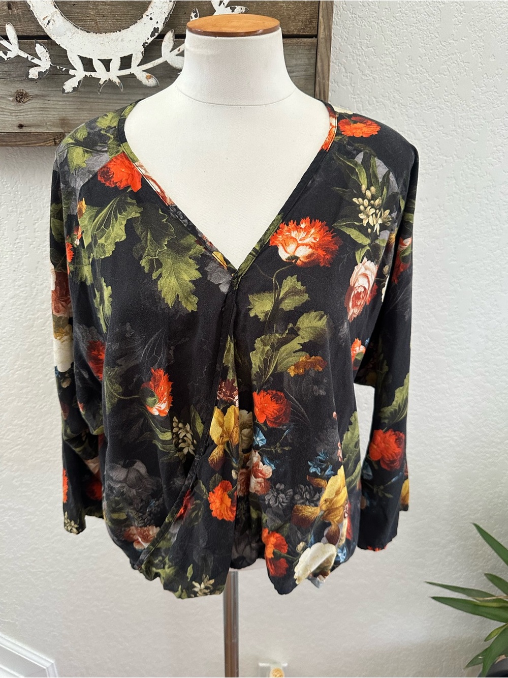 The Odells floral wrap front blouse top ladies size Large